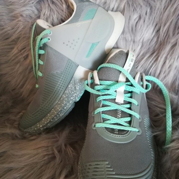 SOLD Under Armour Hovr Apex Training Shoes - Picture 3 of 13